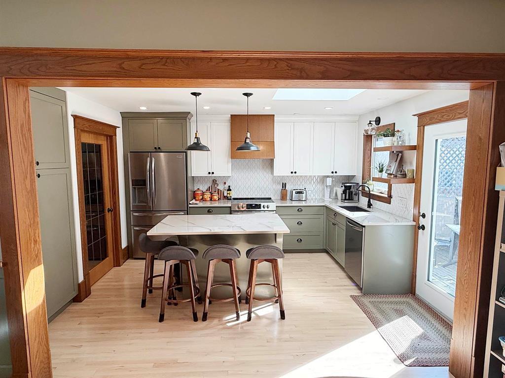 90 Cobourg Avenue Property Photo 12