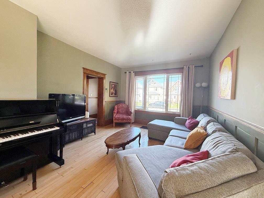 90 Cobourg Avenue Property Photo 17