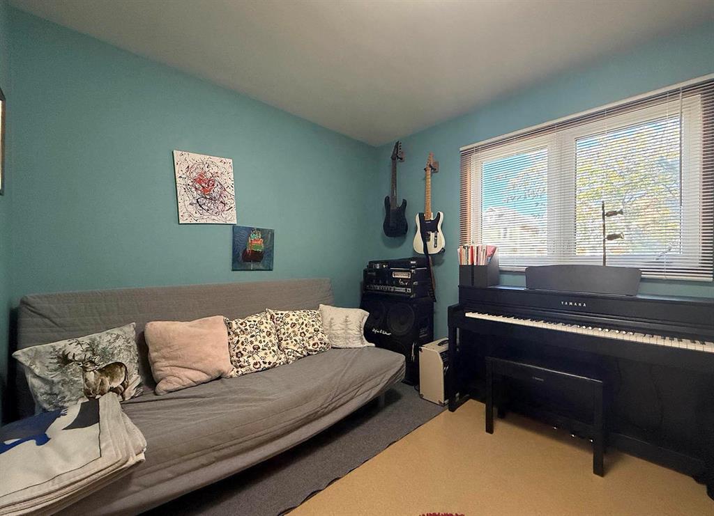 90 Cobourg Avenue Property Photo 18