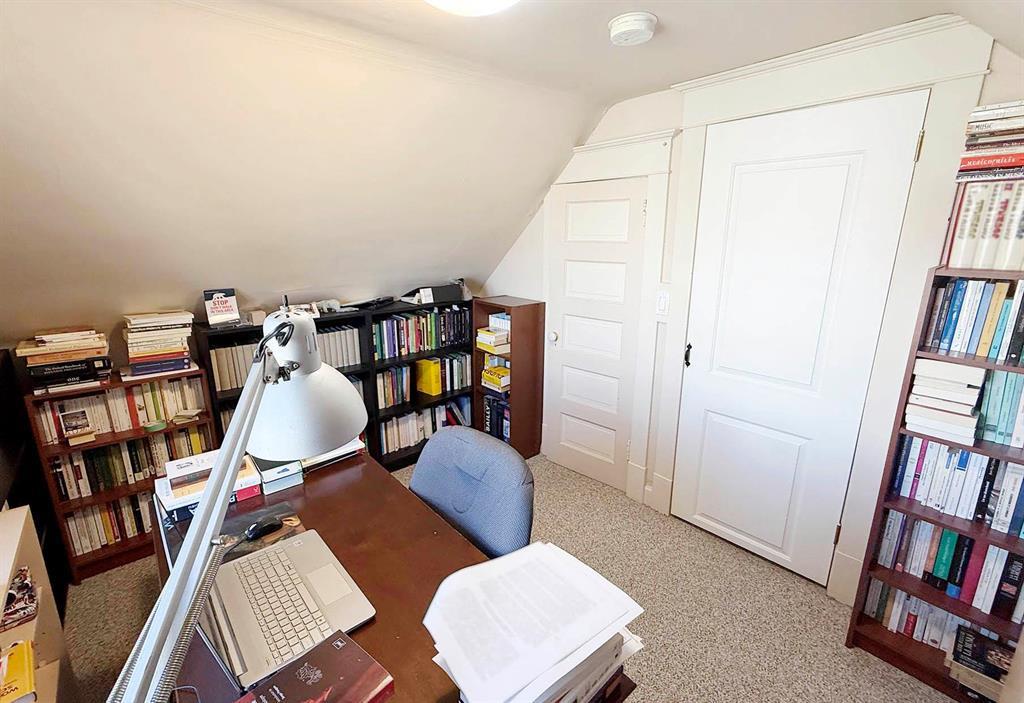 90 Cobourg Avenue Property Photo 39
