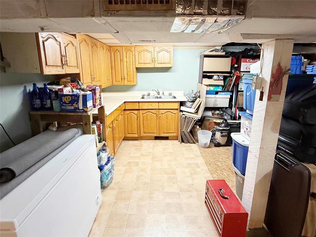 90 Cobourg Avenue Property Photo 49