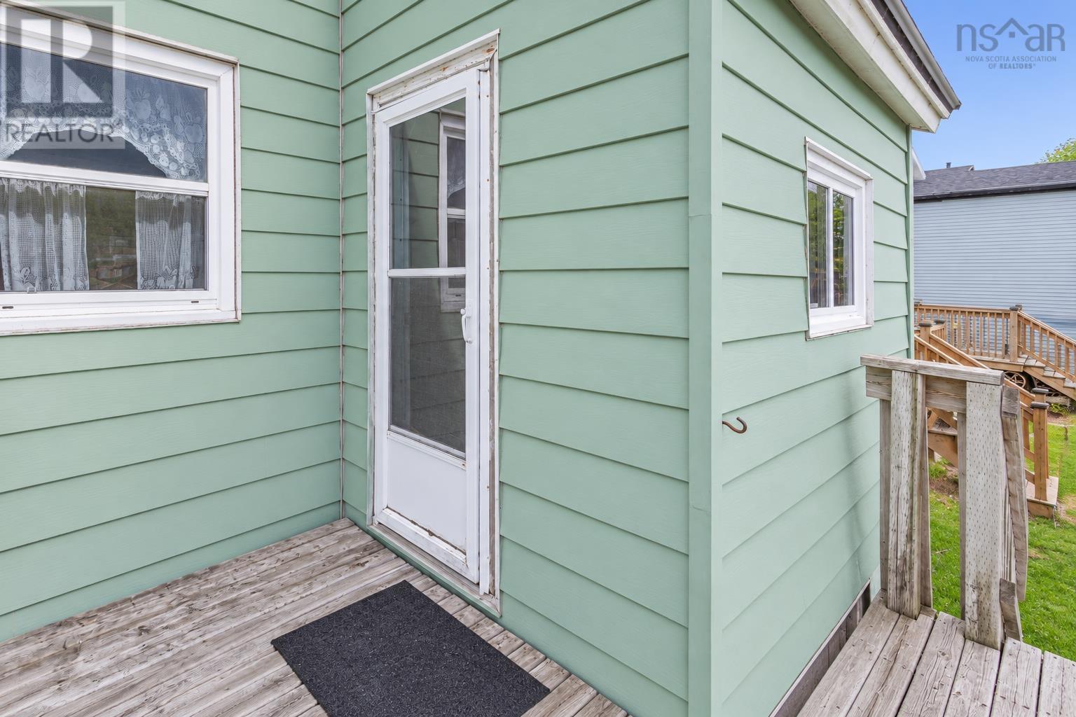 21 Railroad Street Property Photo 4