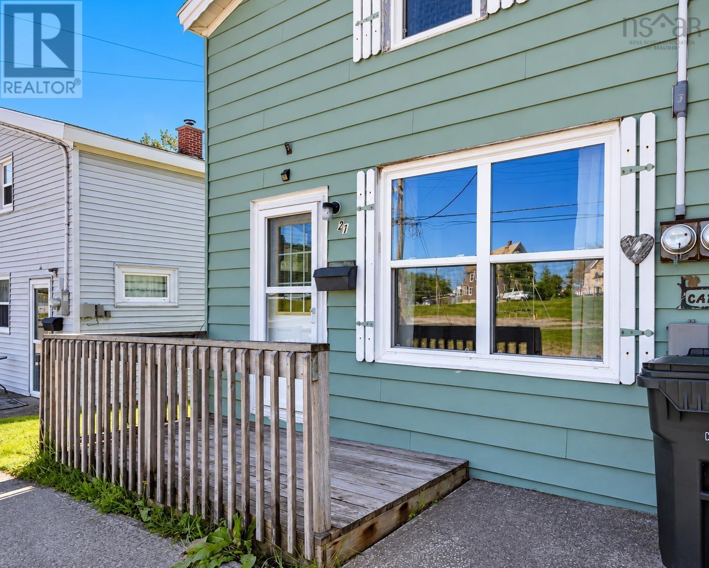 21 Railroad Street Property Photo 5