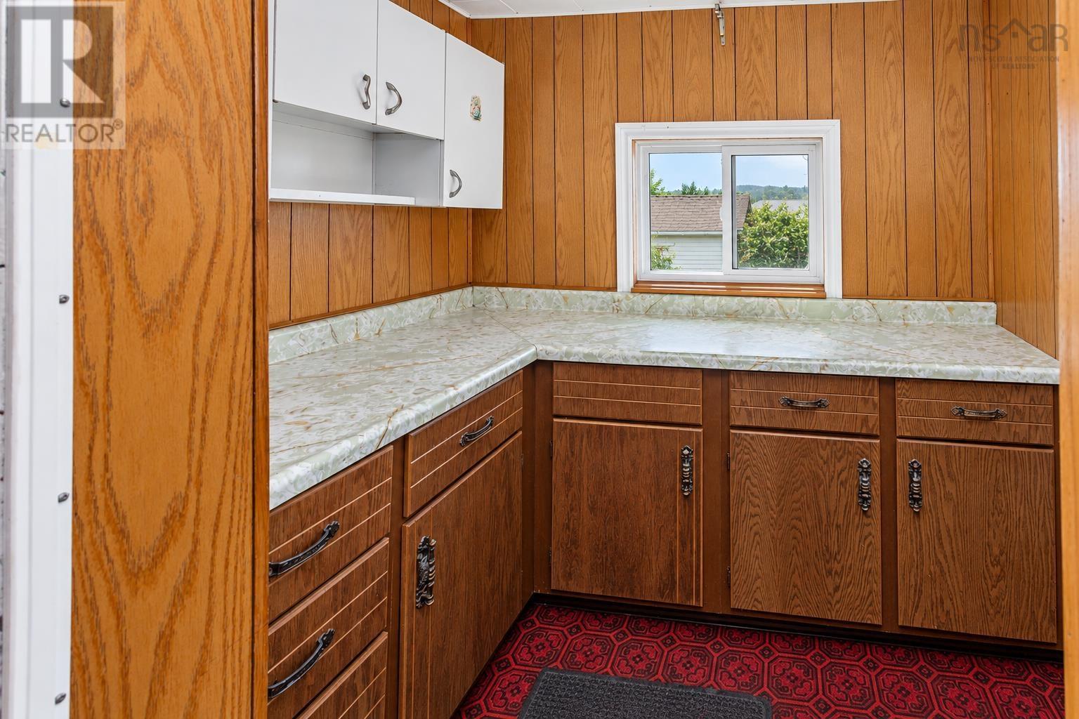 21 Railroad Street Property Photo 13