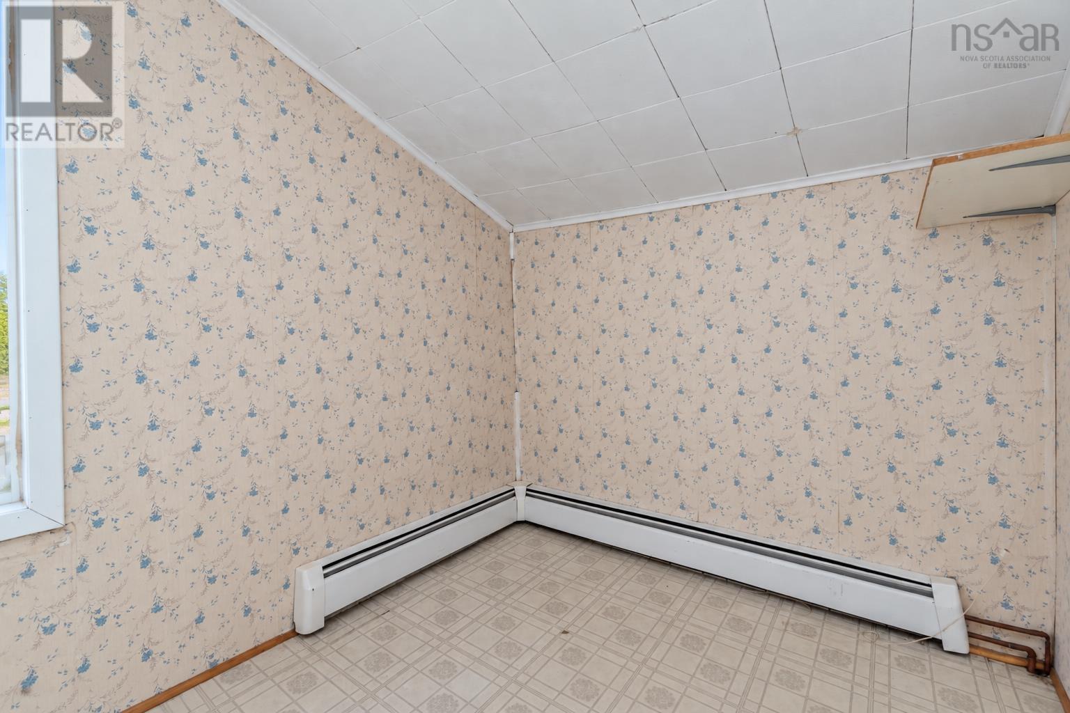 21 Railroad Street Property Photo 14