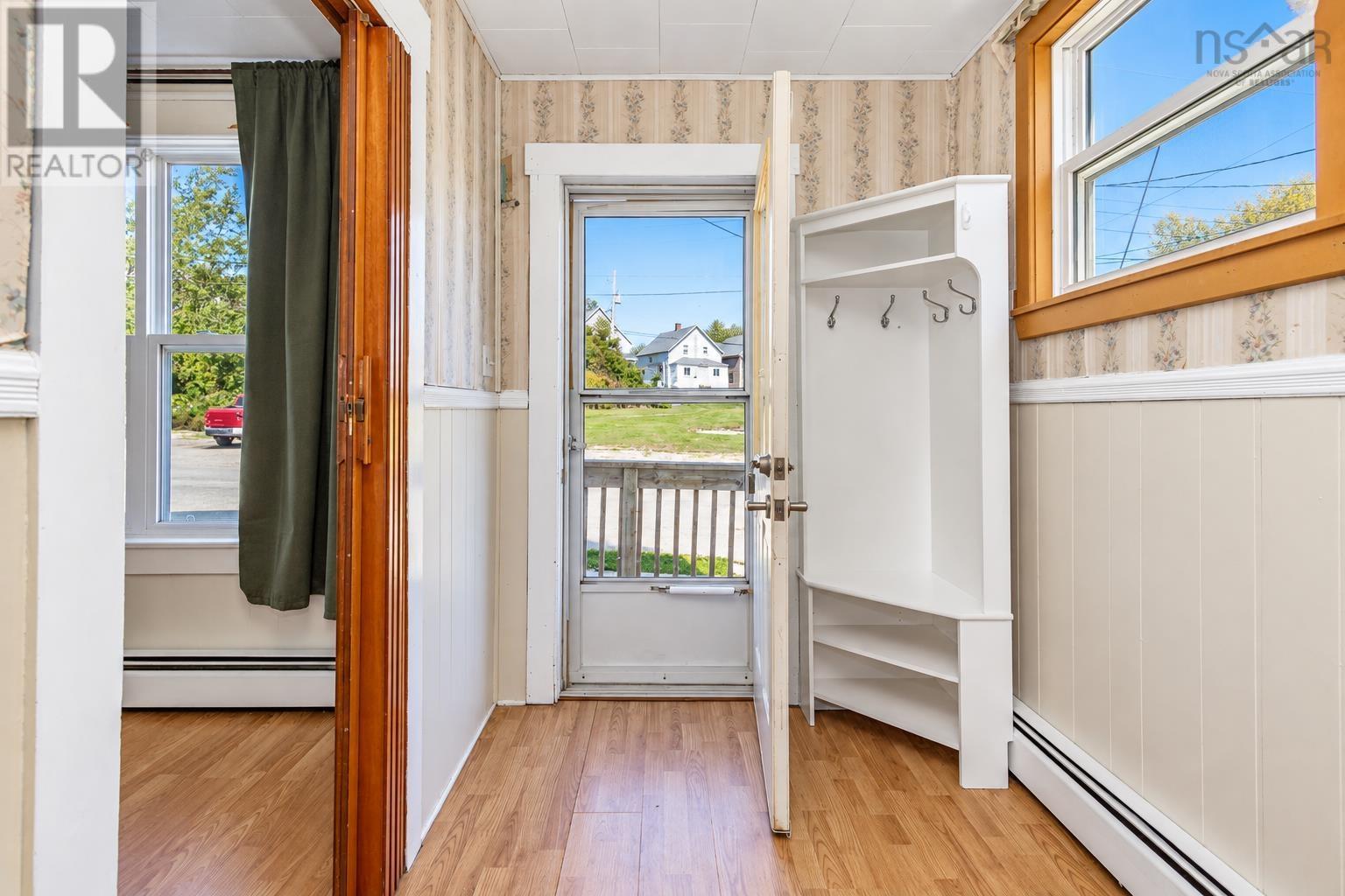 21 Railroad Street Property Photo 16