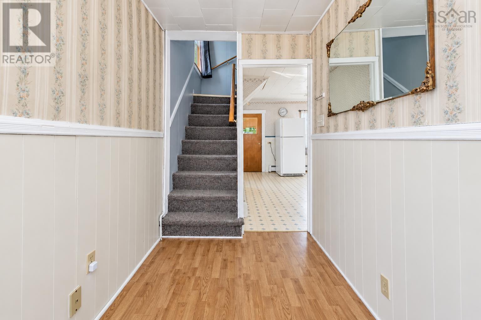 21 Railroad Street Property Photo 20