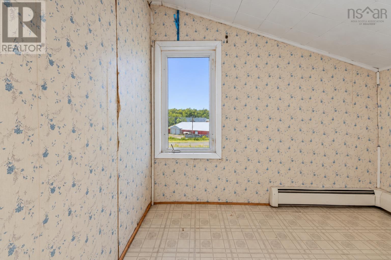 21 Railroad Street Property Photo 23
