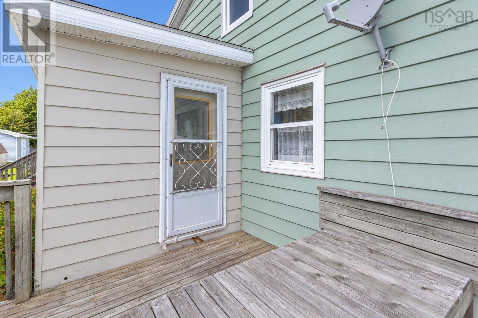 21 Railroad Street Property Photo 25