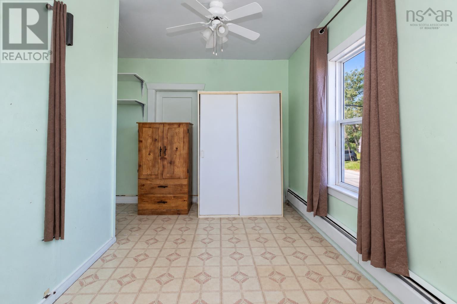21 Railroad Street Property Photo 26