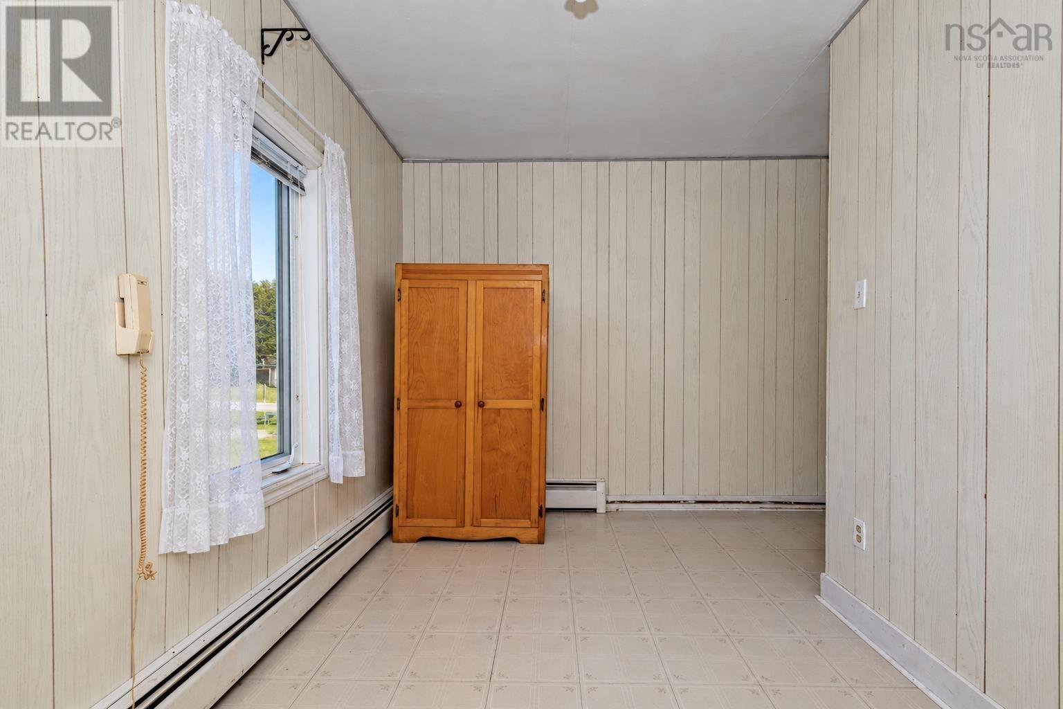 21 Railroad Street Property Photo 29