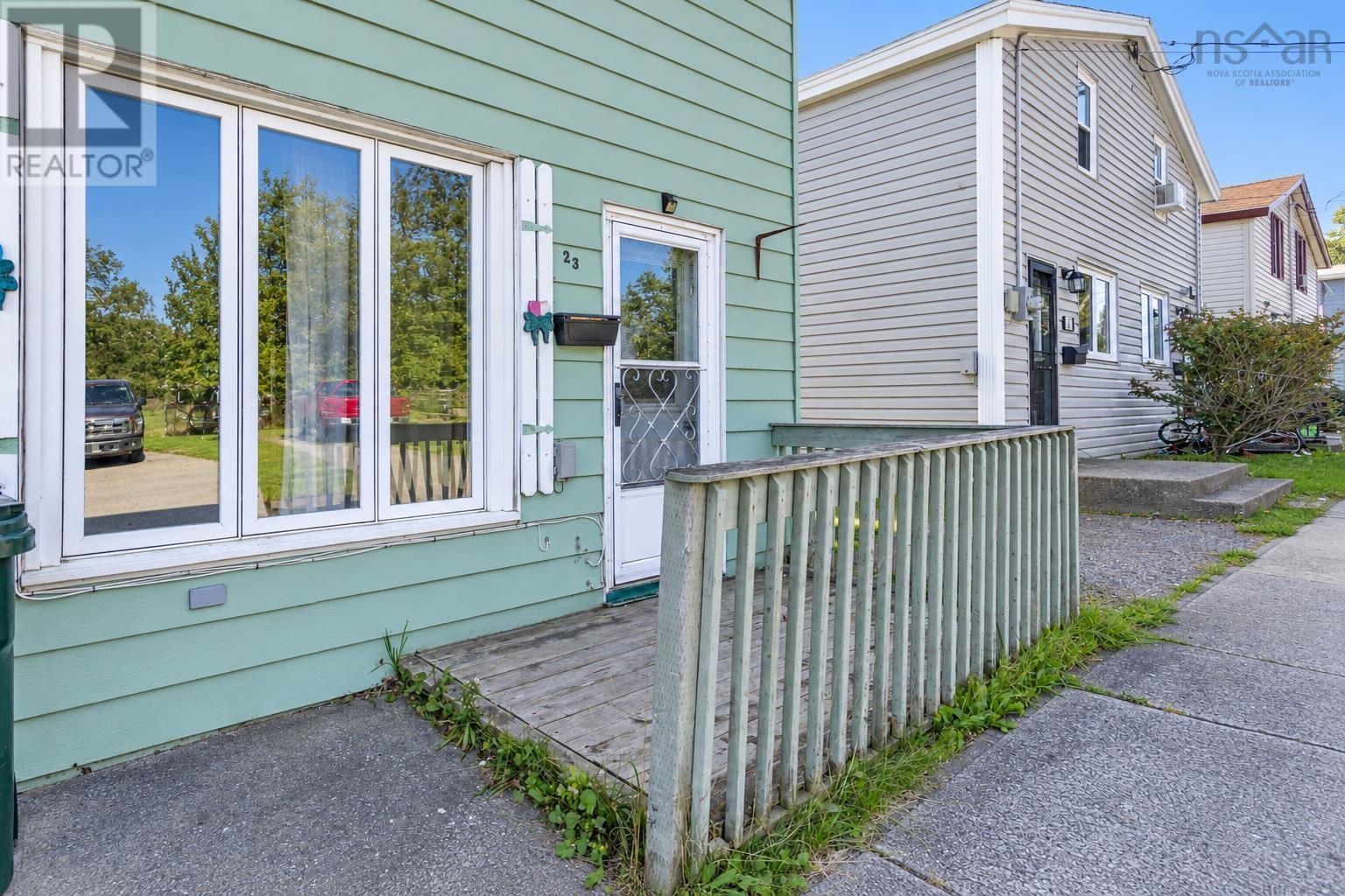 21 Railroad Street Property Photo 30