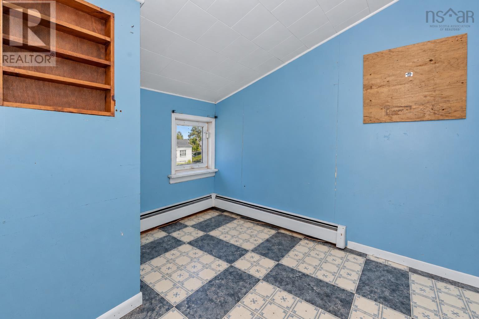 21 Railroad Street Property Photo 31