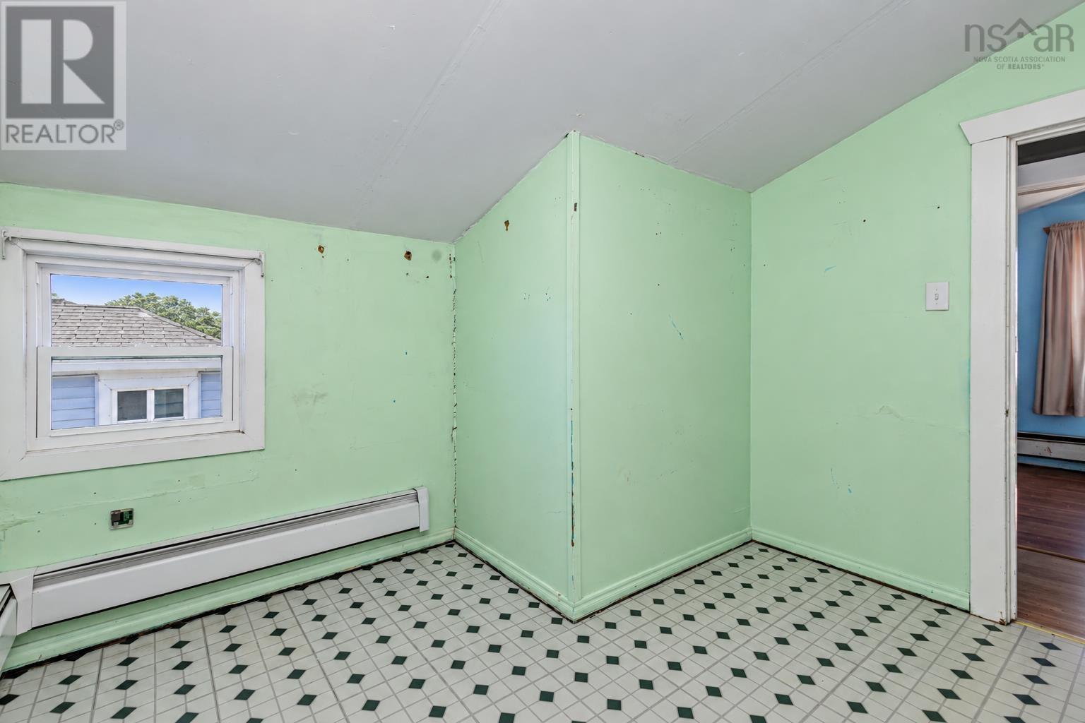21 Railroad Street Property Photo 33