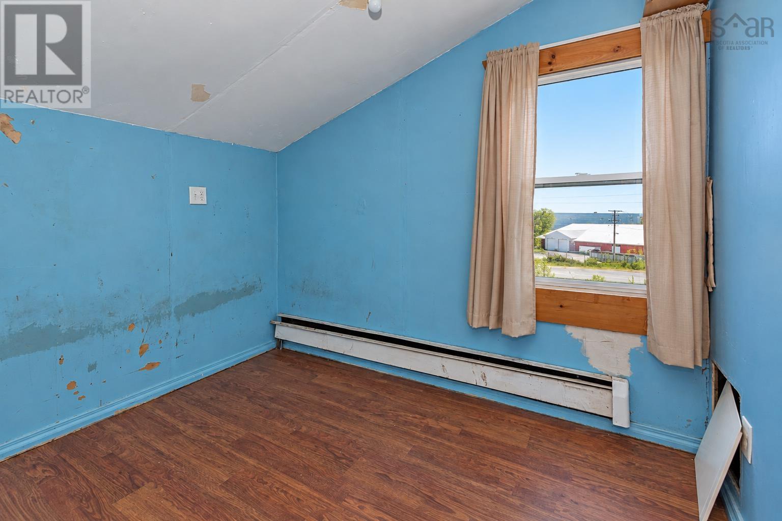 21 Railroad Street Property Photo 36