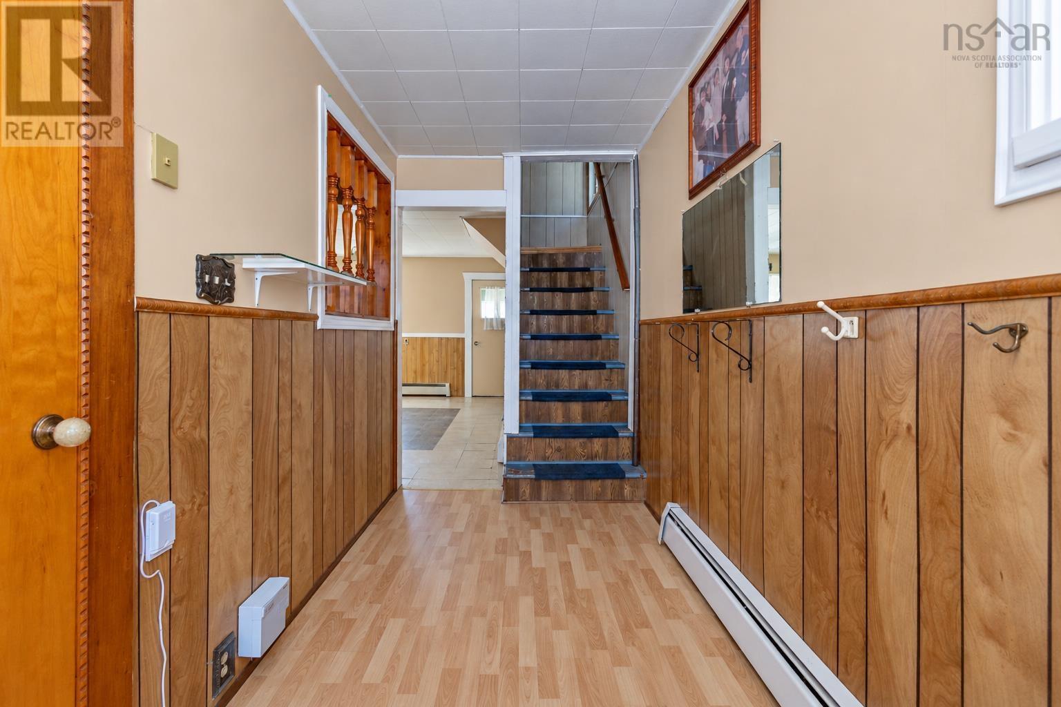 21 Railroad Street Property Photo 37