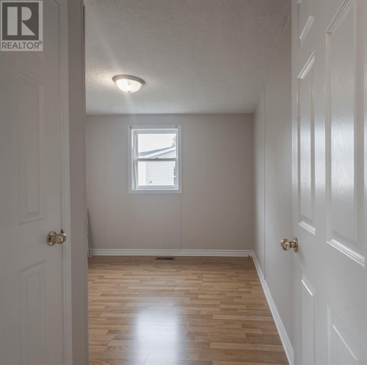 14 Windjammer Crescent Property Photo 5