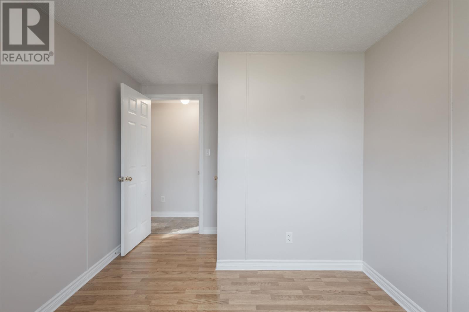 14 Windjammer Crescent Property Photo 6