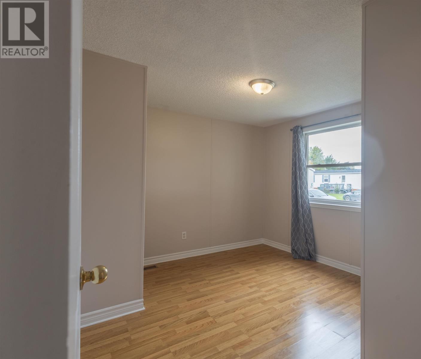 14 Windjammer Crescent Property Photo 7