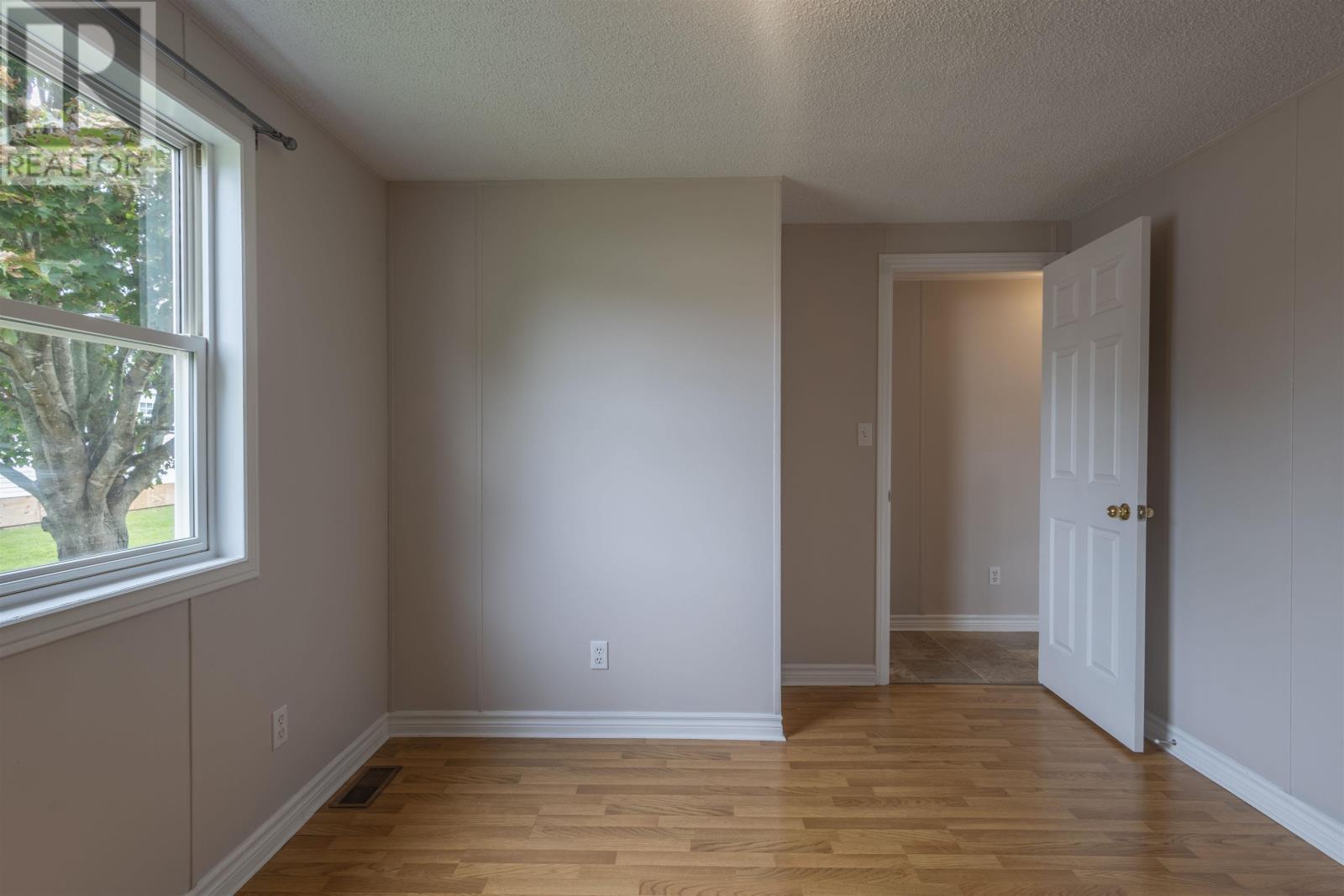 14 Windjammer Crescent Property Photo 9
