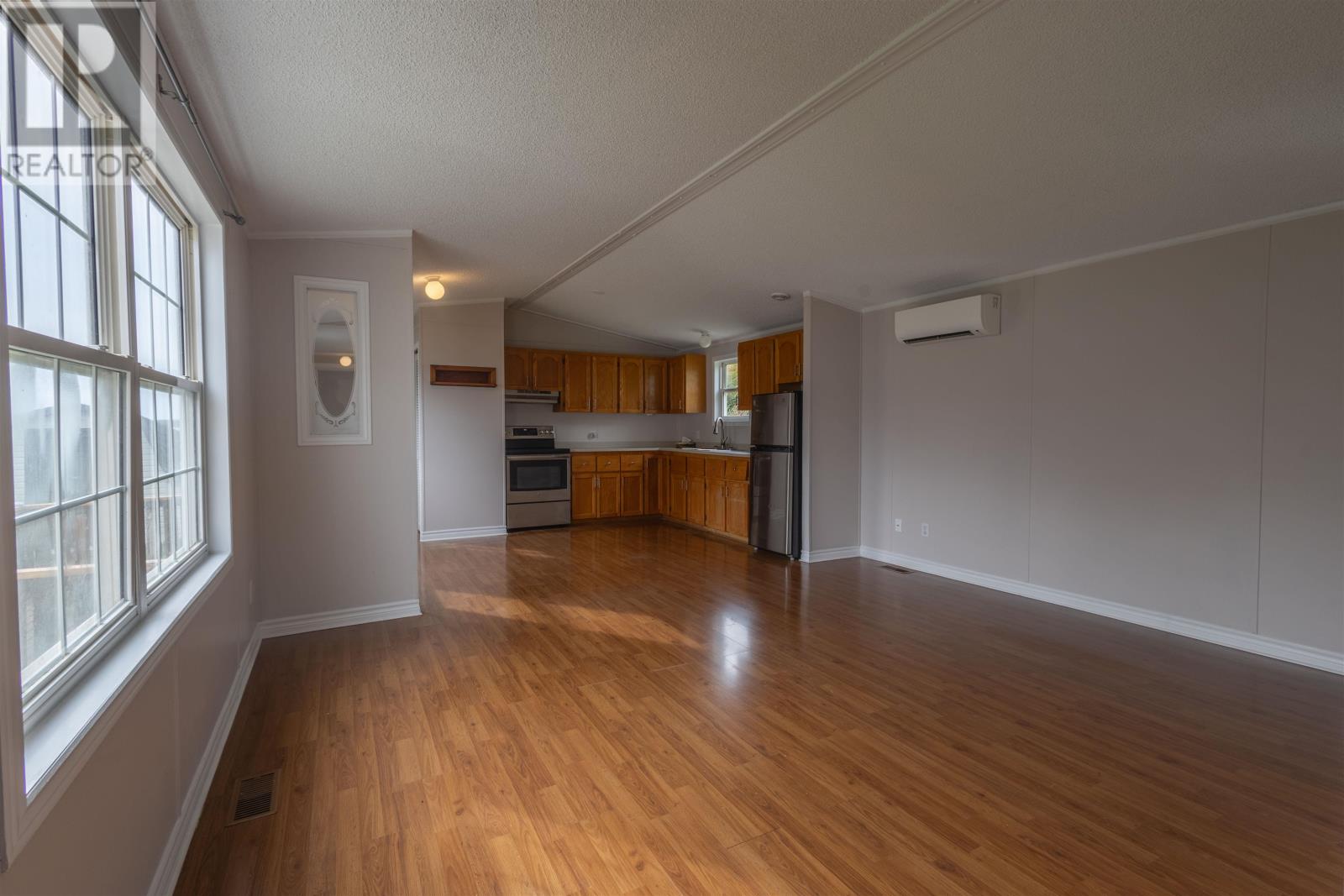 14 Windjammer Crescent Property Photo 12
