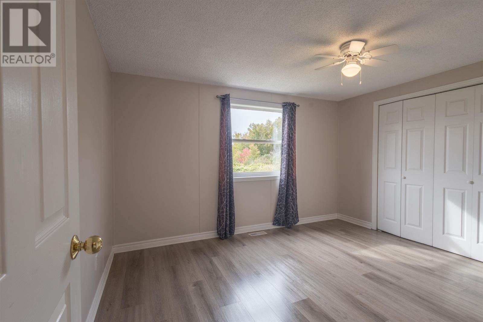 14 Windjammer Crescent Property Photo 24