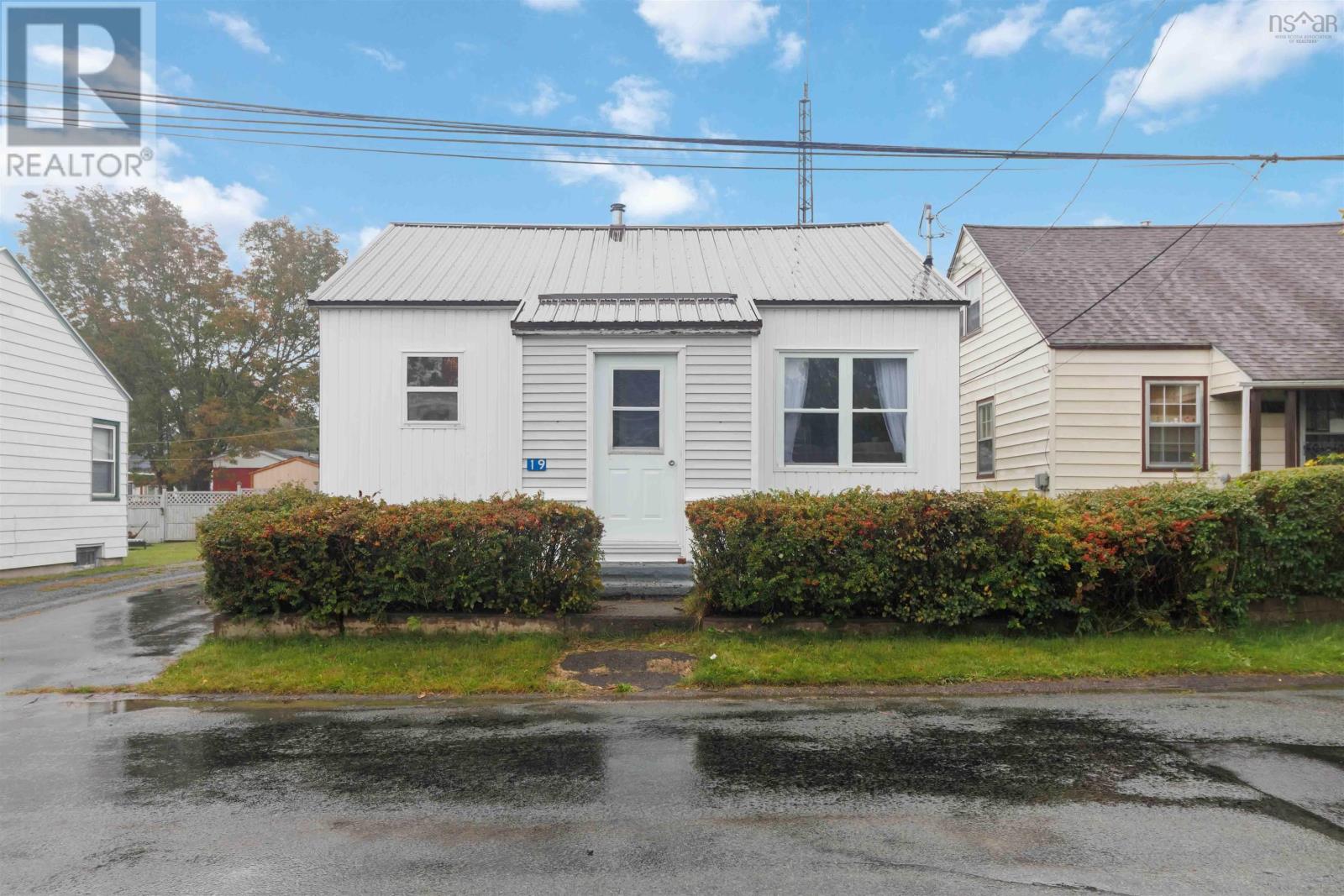 19 Central Boulevard Property Photo 1