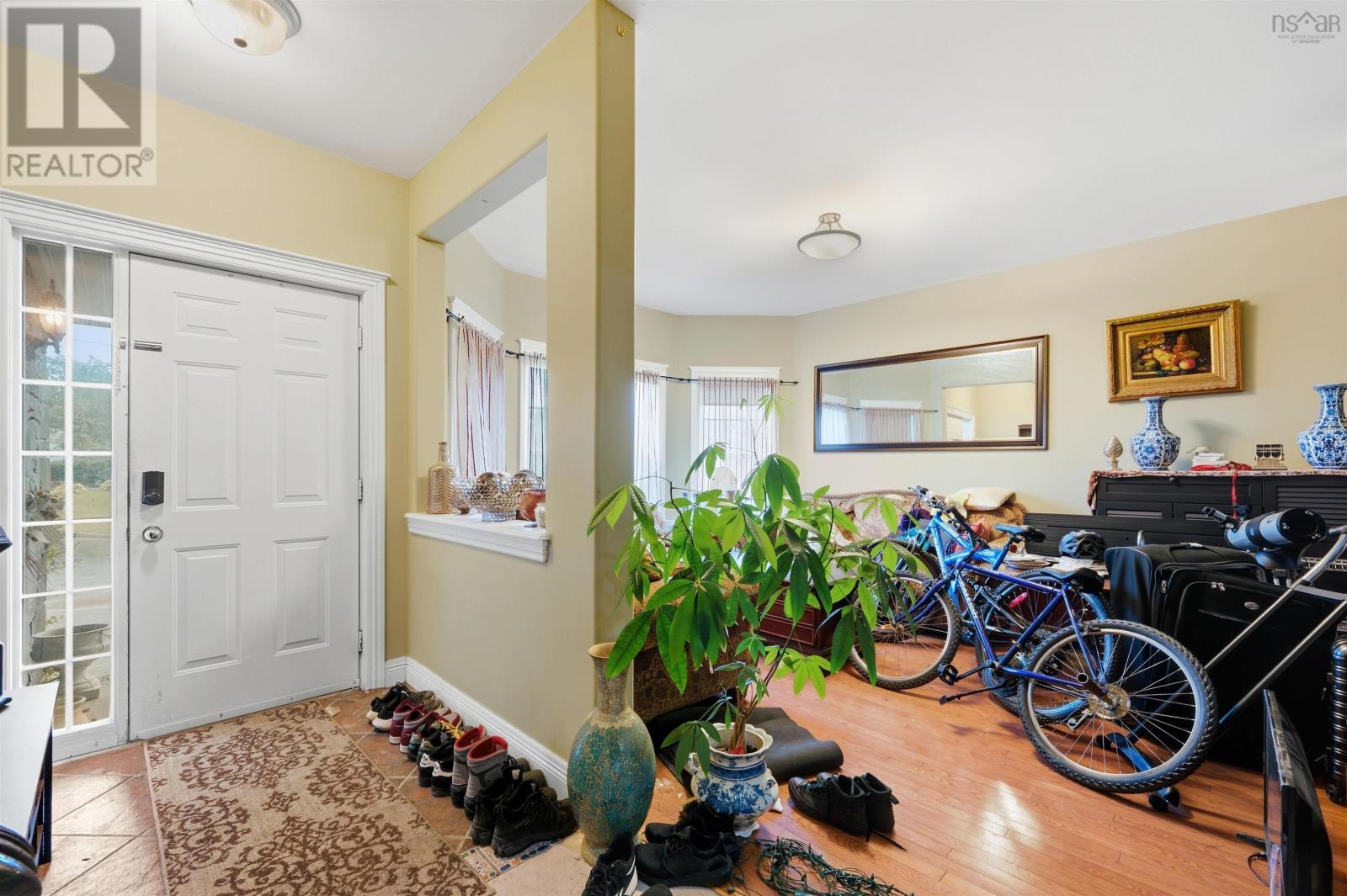 18 Stone Gate Drive Property Photo 3
