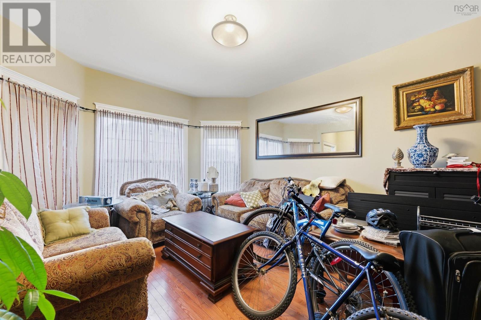 18 Stone Gate Drive Property Photo 4