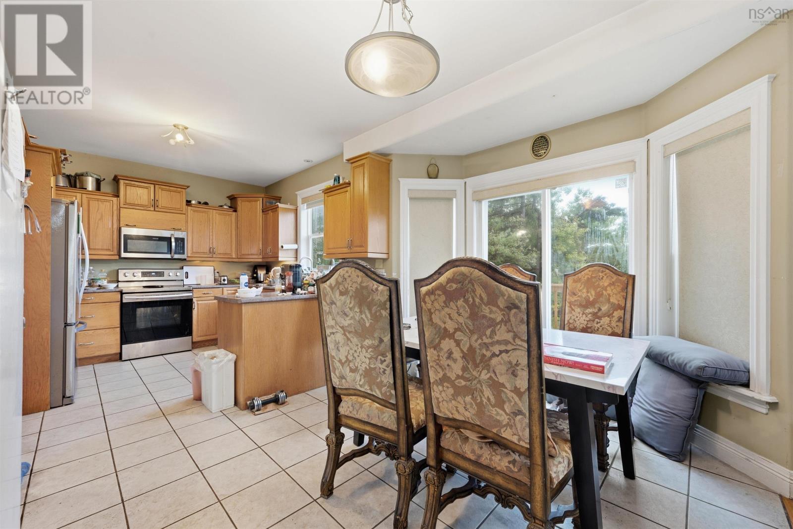 18 Stone Gate Drive Property Photo 12