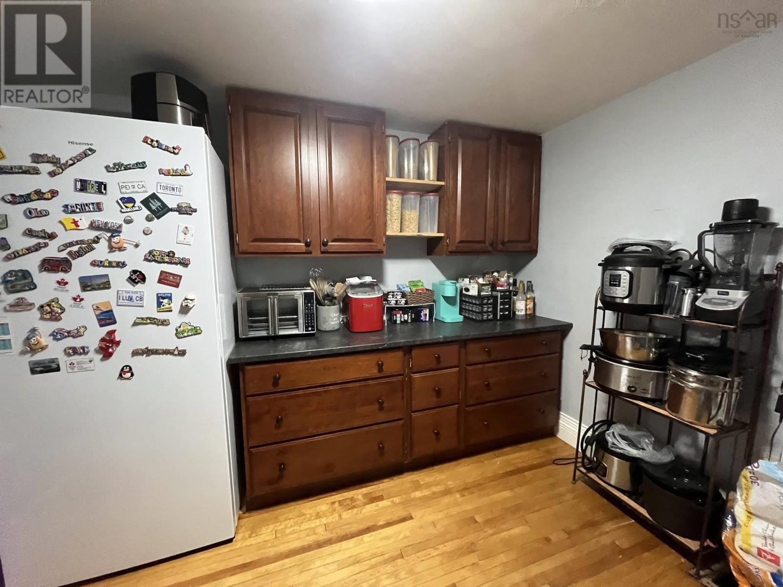 124 Young St Property Photo 11