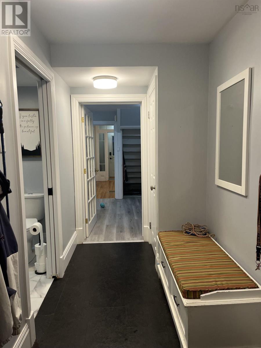 124 Young St Property Photo 13