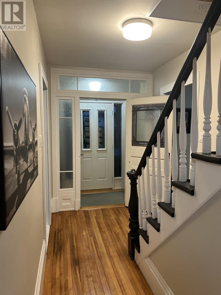 124 Young St Property Photo 18