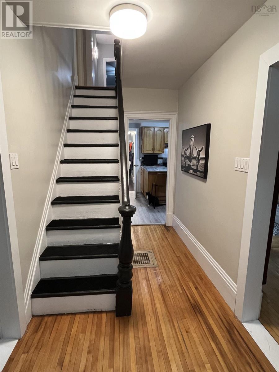 124 Young St Property Photo 19