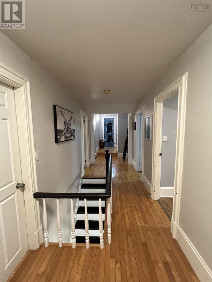 124 Young St Property Photo 20