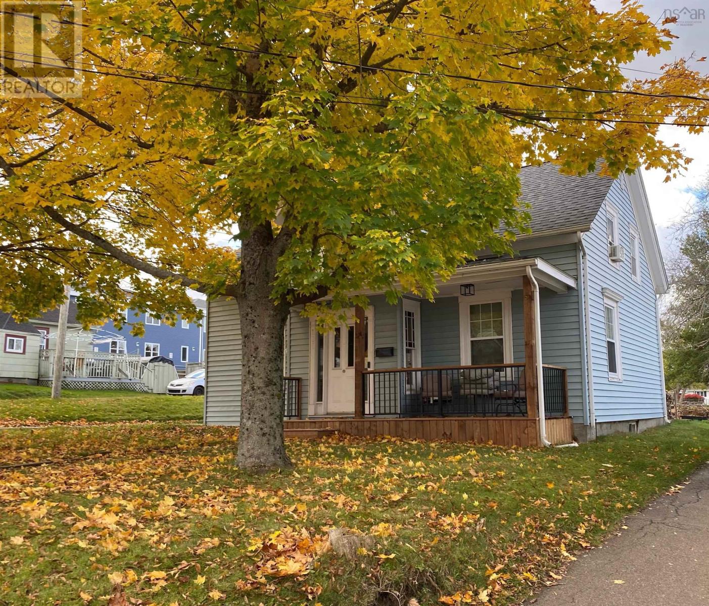 124 Young St Property Photo 33