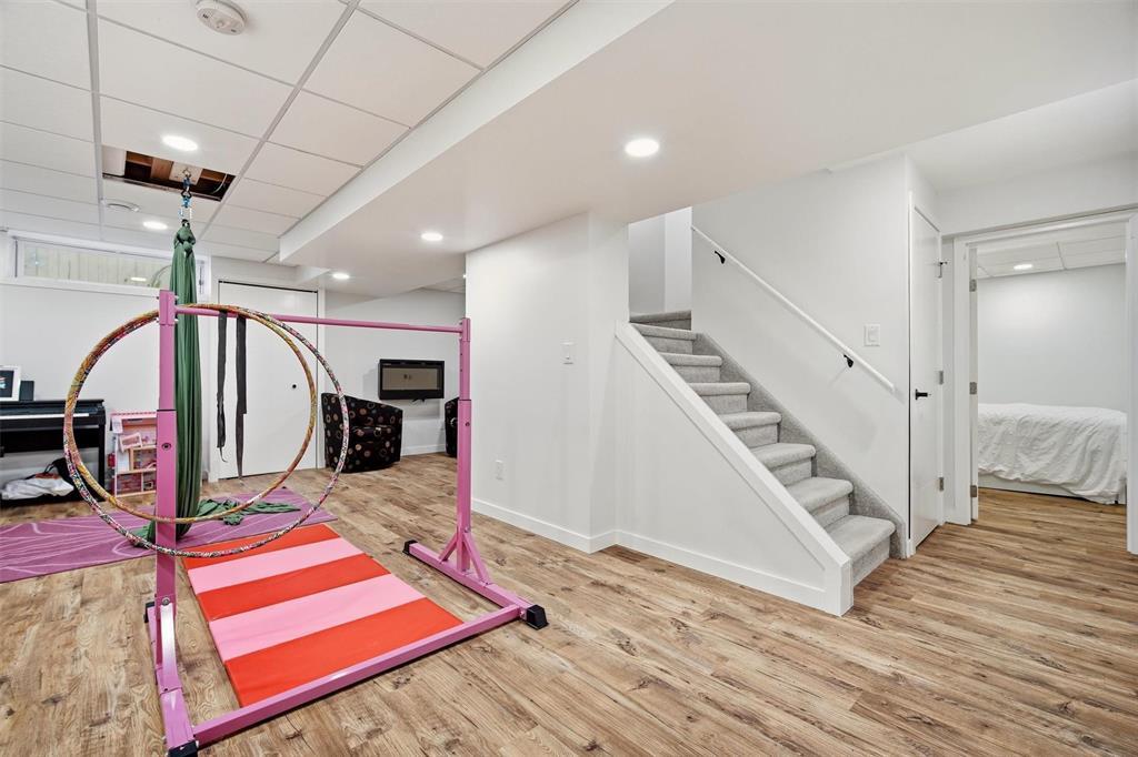 640 Scurfield Boulevard Property Photo 32