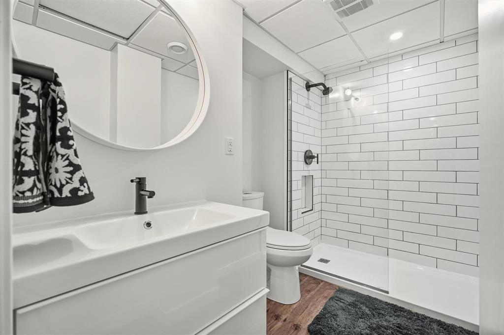 640 Scurfield Boulevard Property Photo 37