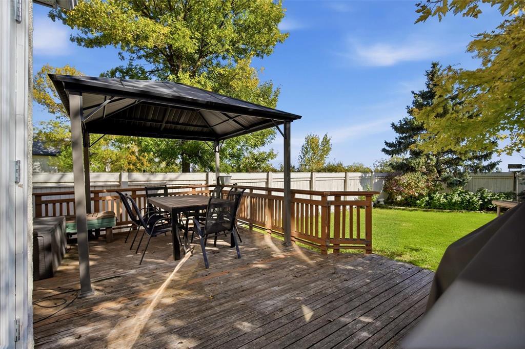 640 Scurfield Boulevard Property Photo 43