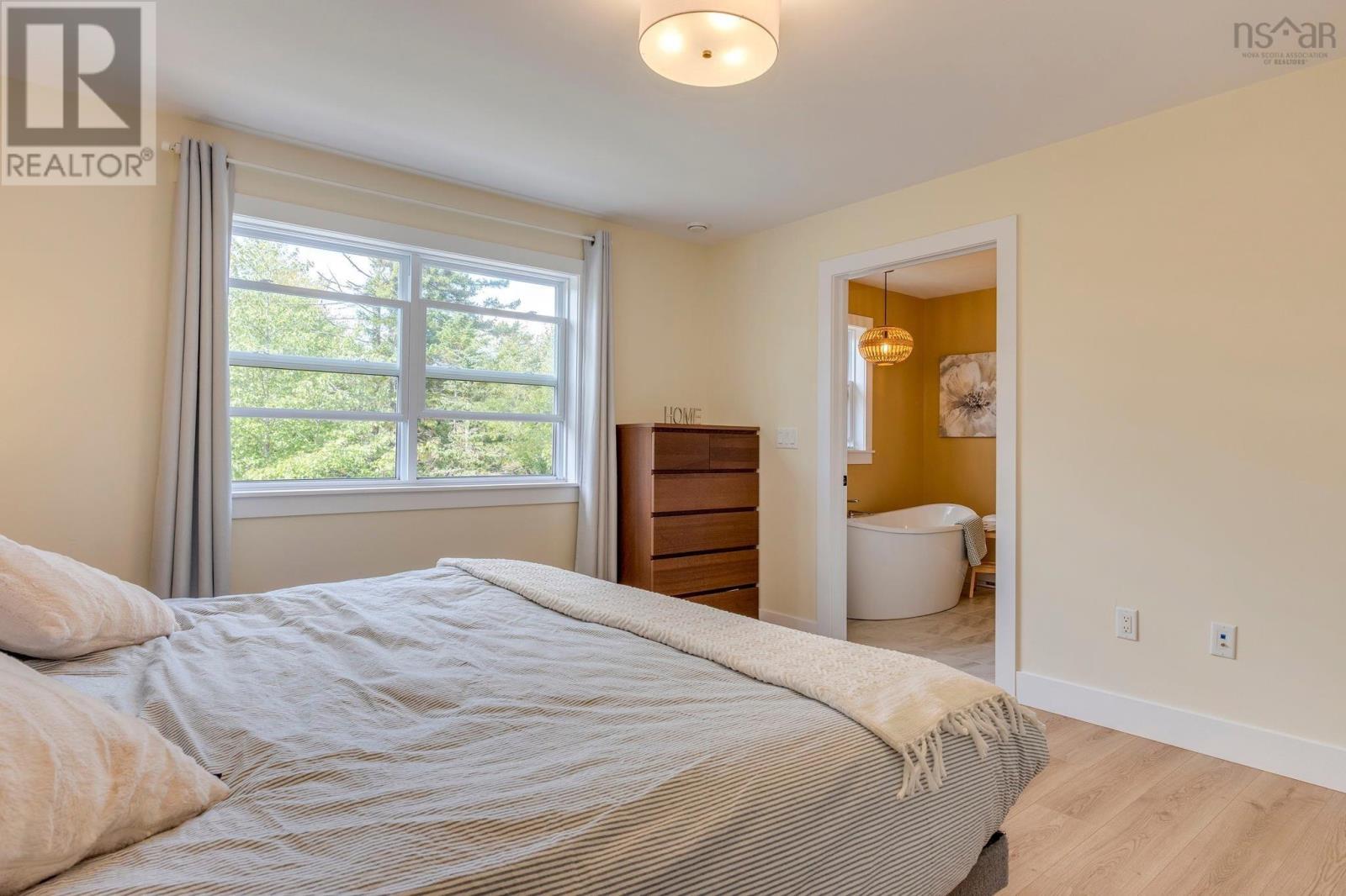 42 Whitbury Court Property Photo 18