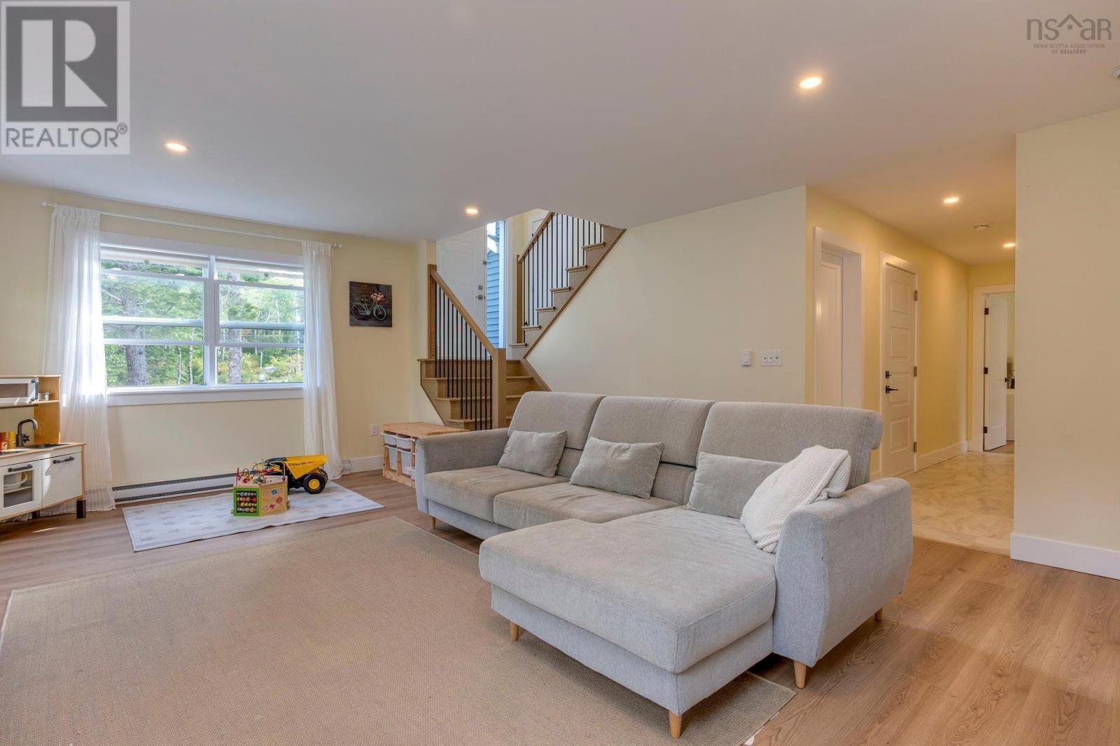 42 Whitbury Court Property Photo 32