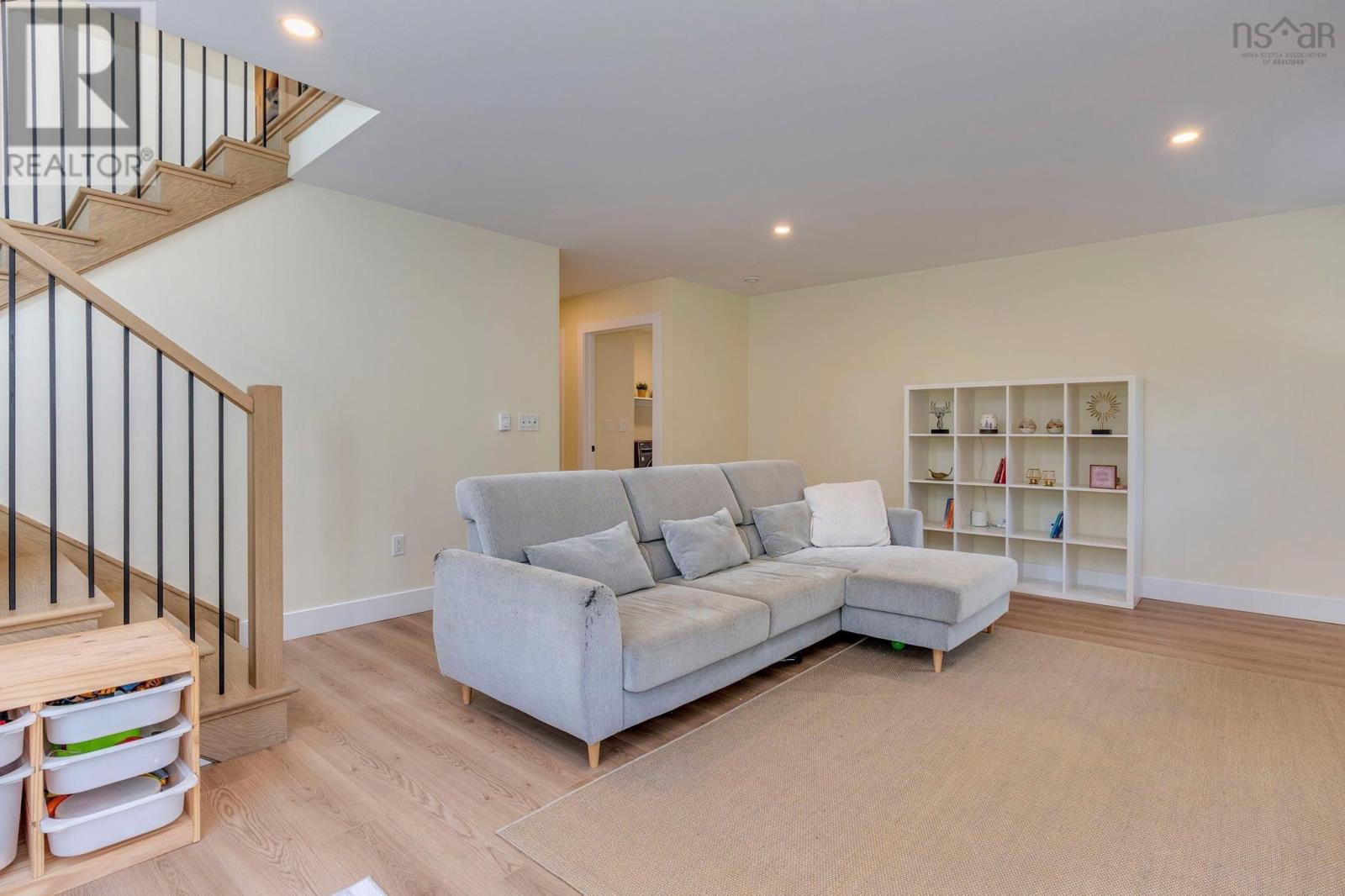 42 Whitbury Court Property Photo 33
