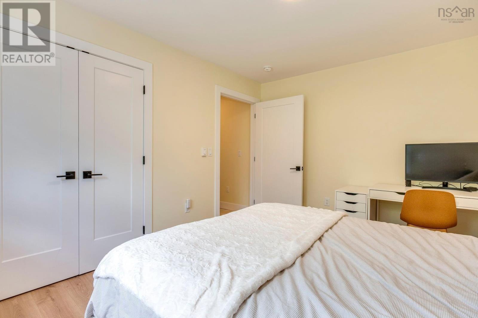 42 Whitbury Court Property Photo 36