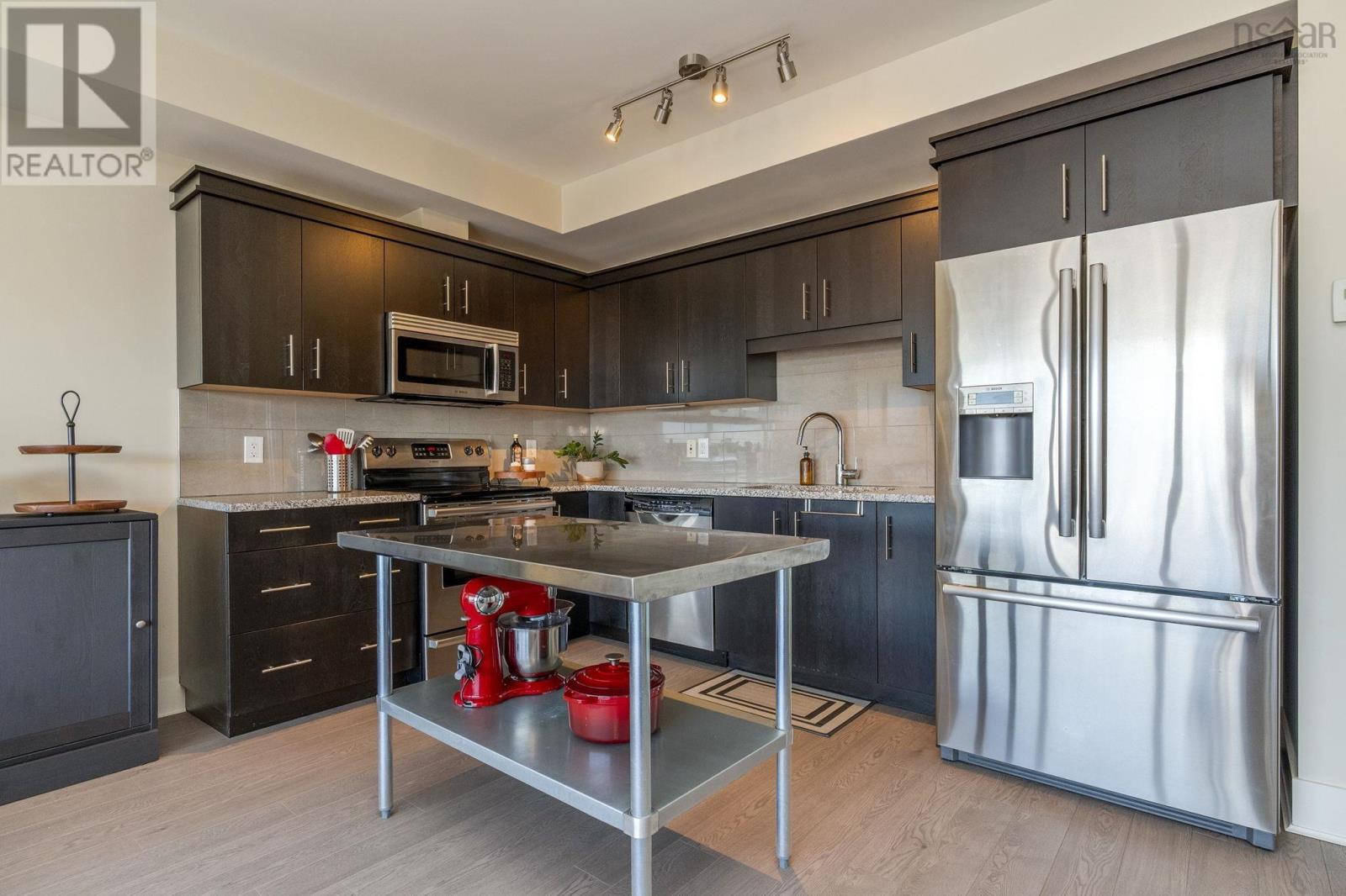 1007 15 Kings Wharf Place Property Photo 16
