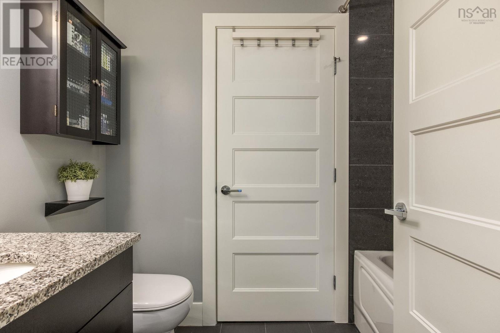 1007 15 Kings Wharf Place Property Photo 29