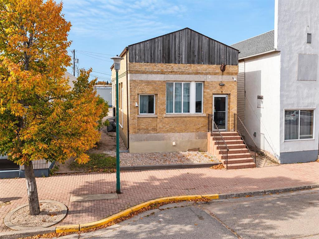 114 5th Avenue N Property Photo 1