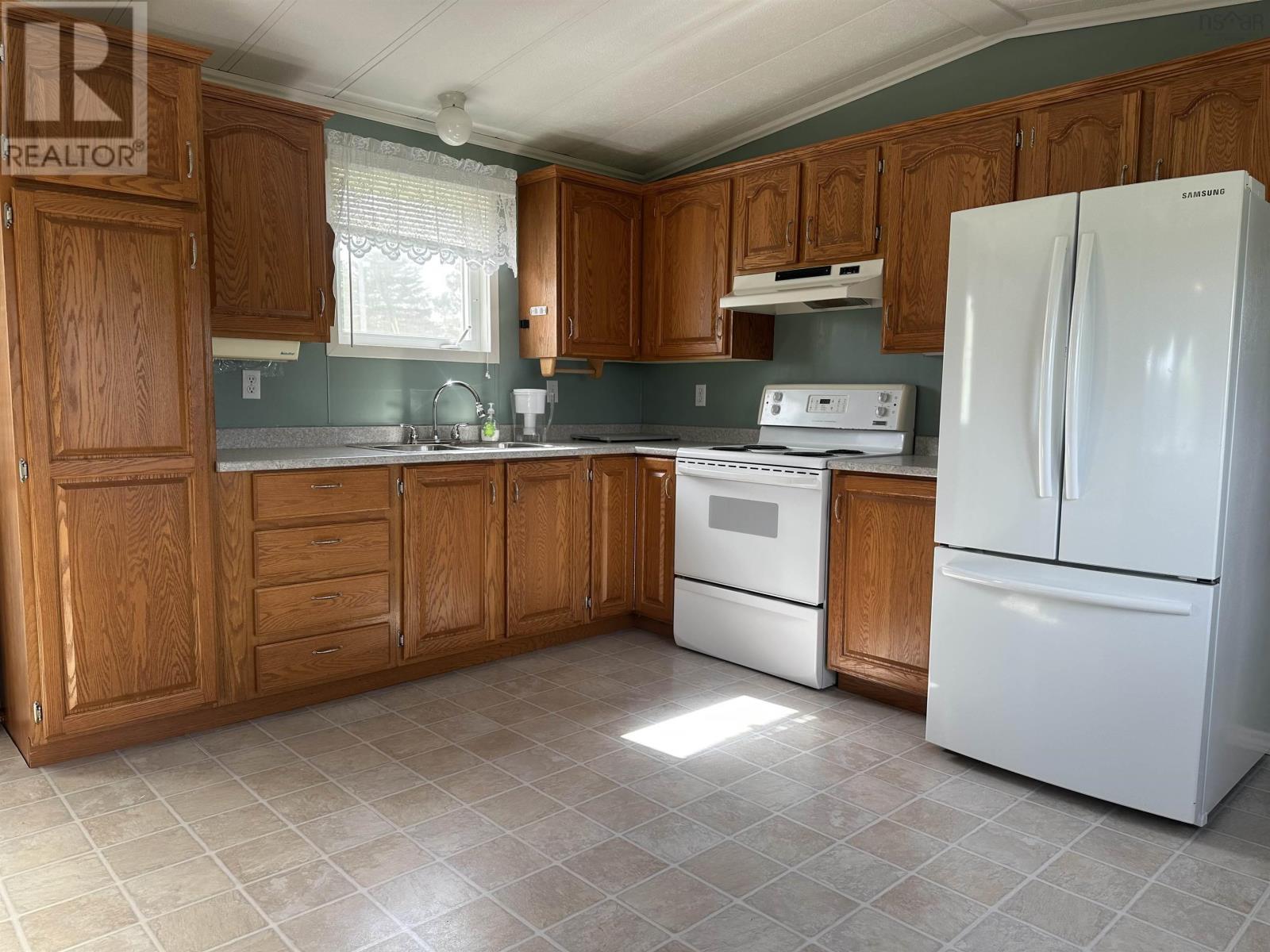 19 Old Wharf Road Property Photo 15