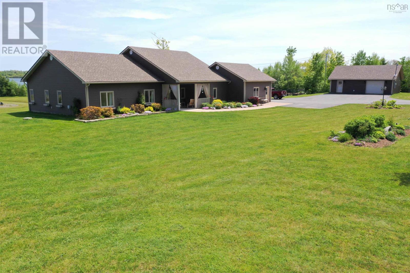 2162 Highway 376 Property Photo 3