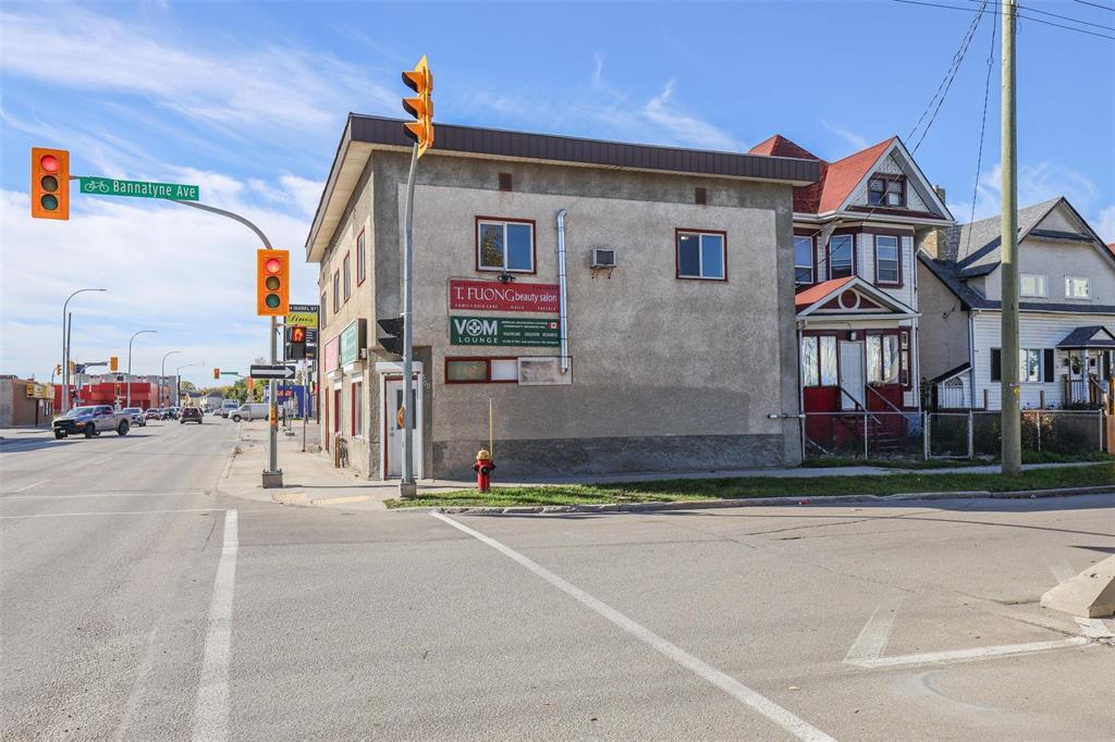 500 Bannatyne Avenue Property Photo 2
