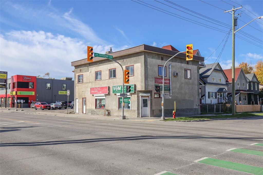 500 Bannatyne Avenue Property Photo 3